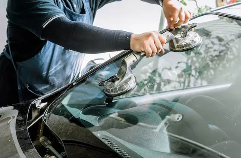 Car windshield repair